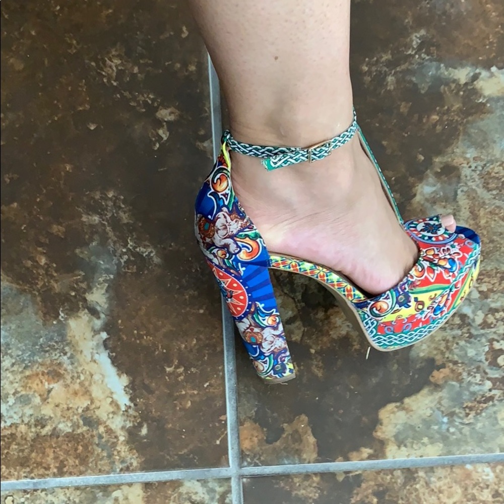 Andrea multi colored pattern platform heels